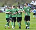 Archivbild: Hubert Ziegler
Kollektiver Jubel beim FC Rieden: Nach dem Spruch des Bezirkssportgerichts bleibt die Mannschaft in der Bezirksliga.