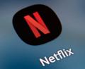 Bild: Fabian Sommer/dpa
Den Netflix-Account teilen ist eine beliebte Praxis bei Nutzerinnen und Nutzern - der Konzern will dem entgegenwirken.