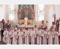 Bild: Schmied/exb
In Windischeschenbach feiern 18 Kinder ihre Erstkommunion.