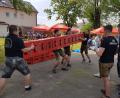 Bild: gi
Eine große Herausforderung für die Mannschaften ist das Bierkastenstemmen.