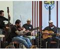 Bild: bba
Django 3000 mit Korbinian Kugler, Florian R. Starflinger, Jojo Vogt und Kamil Müller (von links) war aus dem Chiemgau nach Sulzbach-Rosenberg gekommen, um ein deutliches Zeichen für eine Schule ohne Rassismus zu setzen.