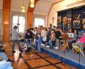Bild: gi
Den musikalischen Reigen eröffnet lautstark die Percussion-Gruppe und der Schulchor singt dazu Frühlings- und Geisterlieder.