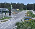 Bild: Stephan Huber
Autohaus, Tankstelle, McDonalds: Das Industrie- und Gewerbegebiet Schafhof-Ost ist in diesem Frühjahr kräftig gewachsen. Wenn es nach der Gemeinde Ebermannsdorf geht, könnte hier auch die neue Integrierte Leitstelle des Rettungszweckverbandes Oberpfalz-Nord Platz finden.