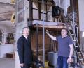 Bild: Holger Popp/exb
Pfarrer Martin Besold (links) und Kirchenmusiker Holger Popp besichtigen die Empore, auf der in den vergangenen Monaten viele Arbeiten anstanden. Bei der Nacht der offenen Kirchen ist die Bevölkerung eingeladen, den aktuellen Stand der Renovierung zu besichtigen.