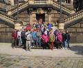 Bild: Gerhard Bötzl/exb
Die Reisegruppe der RSK Neualbenreuth an der Treppe zum Südtor der Frauenkirche in Dresden