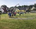 Bild: wro
Mit dem Aufbau des 40 mal 24 Meter großen Festzelts begannen Zeltmeister Stefan Schich und die Helfer und Helferinnen am frühen Dienstagvormittag.