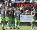 Bild: Hubert Ziegler
Die Spieler der DJK Gebenbacher bejubeln den 2:1-Heimsieg gegen den Würzburger FV, die Vizemeisterschaft in der Bayernliga Nor und das Ticket für die Regionalliga-Relegation.