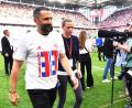 Bild: Marius Becker7dpa
Bayerns Sportvorstand Hasan Salihamidzic (links) feiert den elften Meistertitel in Folge. Entscheidungen trifft er bei den Münchenern keine mehr.