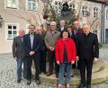 Bild: Veronika Schlosser/exb
Caritasrat und Vorstand der Caritas Tirschenreuth tagten Anfang Mai nach einer Satzungsänderung in neuer Formation. Im Bild (von links) Hans Zölch, Martin Kneidl, Martin Riedl, Alois Häckl, Josef Rösch, Liane Preininger, Christa Ott, Friedrich Holm, Regionaldekan Georg Flierl. Verhindert waren Dekan Dr. Thomas Vogl und Wolfgang Neumann.