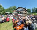 Bild: kaz
Zu einem großen Fest anlässlich des deutschlandweiten Mühlentages hatte die Schustermühle in Eisersdorf geladen. Parallel fand ein kleines Schlütertreffen auf dem Gelände statt.