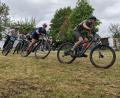 Bild: Matthias Lunz/exb
Kurz nach dem Start verließen die Mountainbiker das Schulgelände in Richtung Katzenberg.