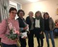 Bild: Sabine Schiml/exb
Sonja Schnurrer bei der Übergabe der Spende (von links) zusammen mit Bezirksvorsitzender Monika Sommer und Vertreterinnen des Waldsassener Vorstandsteams von Frauenbund und Vita-Gruppe – Sabine Schiml, Monika Müller und Gerhild Hertel-Peukert.