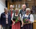 Bild: Laura Fröhler/exb
Drei neue Ehrenmitglieder hat der Stiftländer Heimatverein Wiesau ernannt. Im Bild (von links) Gudrun Arnold, Vorsitzender Gerhard Brabec, Edeltraut Klarner, Alfred Klarner als Vertreter der Marktgemeinde und Brigitte Weig.