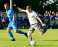 Bild: ham
Niklas Lang (rechts) war der einzige Torschütze für die SpVgg SV Weiden beim Relegationshinspiel beim SV Schwandorf-Ettmannsdorf. Am Samstag steigt das Rückspiel im Weidener Sparda-Bank-Stadion.