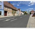 Bild: e
Auch wenn schon viele Häuser in der Vilsecker Altstadt saniert worden sind, hofft der Stadtrat, mit der Erhöhung der Förderung weitere Sanierungsmaßnahmen anstoßen zu können.