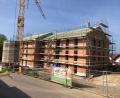 Bild: krb
Der Rohbau für das Wohnprojekt des Landkreissiedlungswerks in der Heideckerstraße in Neustadt steht.