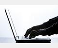 Symbolbild: Silas Stein/dpa
Mit einer Internet-Bestellung ist ein Mann aus der Gemeinde Pommelsbrunn an Betrüger geraten.