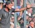 Bild: Sportfoto Zink/Wolfgang Zink
Kai Hempel im Rückspiel der Regionalliga-Relegation an der Außenlinie in Ansbach. Der Trainer der DJK Gebenbach blickt schon auf die neue Saison.