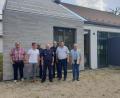 Bild: VG Schönsee/exb
Teilnehmer am Sicherheitsgespräch der PI Oberviechtach in Schönsee: Matthias Jeitner, Bürgermeister Gerald Reiter, Armin Ismail, Werner Linhart und Norbert Ehebauer (jeweils PI Oberviechtach), Bürgermeister Reinhard Kreuzer und Dritter Bürgermeister Josef Fleißer (von links).
