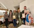 Bild: Klaus Schuster/exb
Treue Mitglieder zeichnete der Obst- und Gartenbauverein aus. Von links Gabriele Treml-Laubert, Inge Härtl, Harald Hertel, Gerhard Höhn, Klaus Schuster und Annemarie Zimmert.