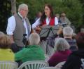 Bild: Wolfgang Steinbacher
Bei der Sonntagsserenade trat diesmal das Neualbenreuther Zwio im Maltesergarten in Amberg auf.