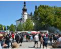 Bild: jr
Ein Renner war wiederum das Große Kapplfest am Sonntag. Bei herrlichem Wetter genossen die Menschen das ganz besondere Flair der Veranstaltung. Ein Gang durch die aufgebaute Budenstadt durfte da nicht fehlen.