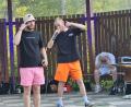 Bild: Tobias Schwarzmeier
Holen sich immer mal wieder Verstärkung auf die Bühne: "DzumE & Steve aka SLA".