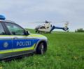 Bild: Polizeiinspektion Regenstauf
Die Besatzung des Polizeihubschraubers entdeckte den Vermissten an einem Waldrand und landete.