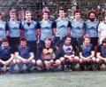 Bild: exb
Die Aufstiegsmannschaft des SV Raigering 1982/83. Hinten von links: Reinhard Witetschek, Spartenleiter Martin Platzer, Walter Hiltl, Walter Witetschek, Hubert Erras, Hans Biehler, Rudi Buberl, Bernd Gröschl, Willi Riss, Trainer Peter Bogner und Betreuer Klaus Hoffman. Vordere Reihe: Roland Erras, Rainer Hiltl, Anton Pinzenöhler, Robert Schobert, Stefan Bechtl, Franz Gummermann, Herby Beck und Josef Teichmann.