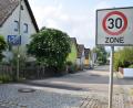 Bild: szl
Der Bauausschuss des Stadtrats Tirschenreuth beriet darüber, ob aus dem gesamten Wohngebiet Ziegelanger eine Tempo-30-Zone werden soll.
