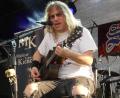 Bild: rn
Mit Songs von Rockgrößen eröffnete Mathias “Lemmy“ Kiener die Rocknächte am Hexenhäusl.