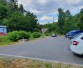 Bild: Lowak
Auch auf dem sogenannten Porzellan-Parkplatz in der Neuhauser Straße in Windischeschenbach könnten Stellplätze für Wohnmobile entstehen.