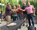 Bild: ge
Glückwünsche zum 75. Geburtstag: (von links) Maximilian Klose (Junge Union), Marga Klameth (CSU), der Jubilar Karl Reyzl, TuS-Chef Manfred Seitz und Zweiter Bürgermeister Günther Koller.