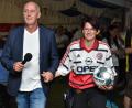 Bild: Stephan Huber
Nicole Negel kam im Basler-Trikot. Anlass genug für Super-Mario, die 39-Jährige auf die Bühne zu holen.