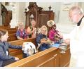 Bild: ads
Ganz schön tierisch ging es dieser Tage in der Pfarrkirche St. Vitus in Schnaittenbach bei der Tiersegnung durch Pfarrer Josef Irlbacher zu.