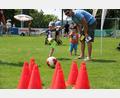 Bild: prh
Und ran an den Fußball. Jede Menge Action und Spießspaß wurde den jungen Kickern beim Fußballaktionstag auf dem Sportgelände der DJK Neustadt geboten.