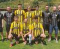 Bild: mas
Die Neuzugänge der DJK Neustadt mit dem Trainerteam: (stehend, von links) Manuel Prem , Stefan Zimmermann, eam. Samuel Stangl, Josua Steiner, Michael Eckl, Enrico Köllner, Felix Steghöfer, Teammanager Steffen Markl; vorne: Benedikt Meier, Tarik Köck und Janik Schäffler. Nicht auf dem Foto sind die weiteren Neuzugänge Lukas Neumann, Fabio Schmola, Moritz Haubner und Jiri Horvath.