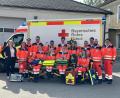 Bild: BRK Kreisverband Tirschenreuth/exb
Lehrgangsleiterin Melissa Wagner (links) mit ihren 14 angehenden Rettungssanitätern: Gerald Wagner, Michael Krauß, Jakob Meyer, Thomas Bauer, Elena Bezold, Florian Hampel, Andreas Lang, Sven Lehner, Lukas Galasch, Verena Völkl (stehend, von rechts), Svenja Schwarz, Regina Mayerhofer, Gloria Riedl und Julia Kaiser (sitzend, von rechts).