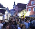 Archivbild: Petra Hartl
Die Sulzbach-Rosenberger Altstadt verwandelt sich am Samstagabend traditionell in eine Freiluft-Partyzone. Hier der Abschnitt zwischen Cafè B1 und Marienkirche.