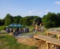 Bild: fvo
Bei der Eröffnung der Bikesportanlage am Waldthurner Badeweiher sind schon die ersten Sportler unterwegs.