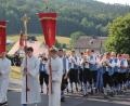 Bild: kro
Ein stattlicher Kirchenzug, angeführt von den Grenzlandbuam Bärnau, zog durch die Straßen von Schwarzenbach