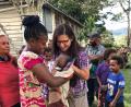 Bild: Gerda Stollner/exb
Gäste werden auf Papua-Neuguinea mit schier überbordender Herzlichkeit begrüßt, und die Menschen bringen dazu auch ihre jüngsten Sprösslinge mit.