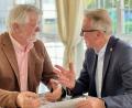 Bild: Eichl
In Steuerzahlerfragen einer Meinung: der wiedergewählte Regionalverbandsvorsitzende Reinhold Wildenauer (rechts) und Verbandspräsident Rolf von Hohenhau.
