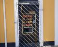 Bild: Bundespolizei/exb
Bisher unbekannte Täter haben diesen Kaffeeautomat am Haltepunkt Maxhütte-Haidhof aufgebrochen.