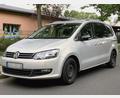 Bild: Stefan Weißenborn/dpa
Ausgewiesenes Familienauto mit Schwächen bei den Achskonstruktionen: Der VW Sharan II wurde von 2010 bis 2022 produziert.
