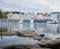 Symbolbild: Tobias Köhler
Ein Flusskreuzfahrtschiff auf der Donau in Regensburg: Ein solches Schiff dient Geflüchteten als Übergangsunterkunft.