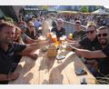 Bild: kro
Auch die Feuerwehr Tirschenreuth war zufrieden und ließ den Kultur-Sommer bei einem Glas Bier ausklingen.