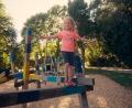 Bild: Dominik Garban/exb
Eine Szene aus dem Video, die am Spielplatz in der Parkanlage Schwanenwiese gedreht wurde. Auf emotioneller Ebene funktioniert der Inhalt des Spots, mit dem die kinderärztliche Versorgung in Waldsassen verbessert werden soll.