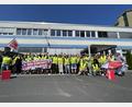 Bild: Bäumler/fph
Zu einer Kundgebung versammelten sich am Montag die Streikenden vor der Edeka-Zentrale im Logistikzentrum Lorenzreuth.