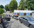 Bild: adj
Die Aufbauarbeiten für das große Fest laufen. Die Feuerwehr Klobenreuth feiert am Wochenende 100-jähriges Bestehen.